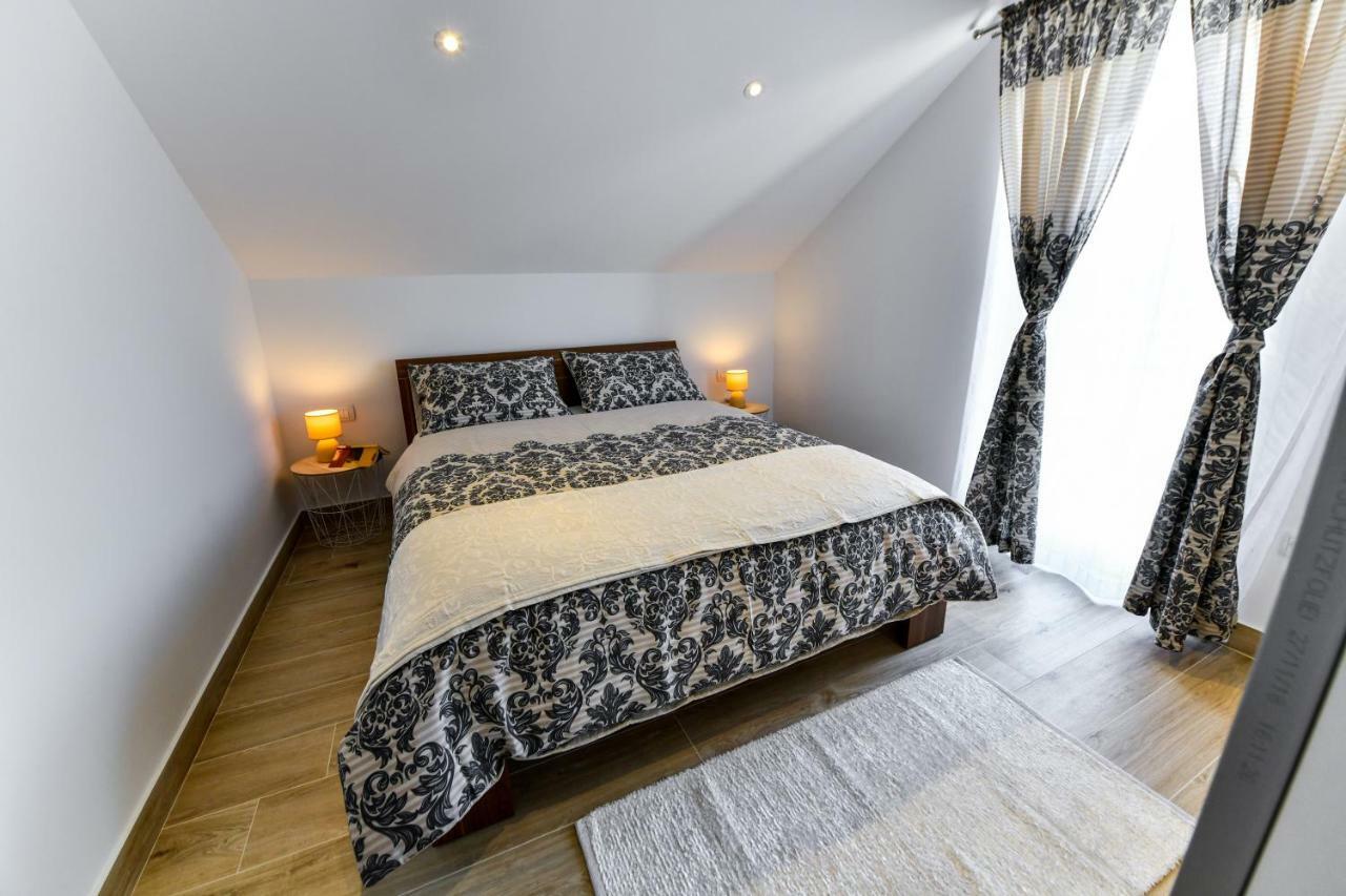 Cambi Lux Apartment Otok  Exterior photo