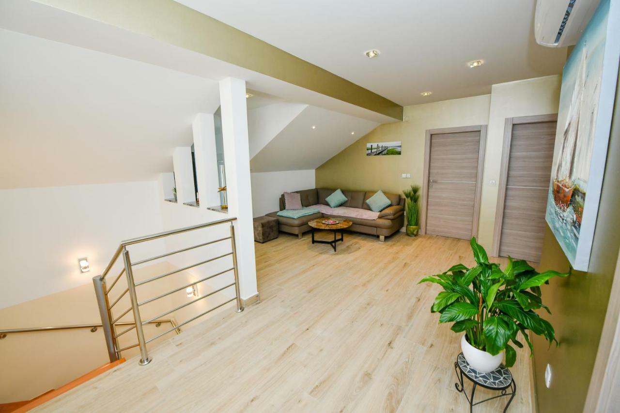 Cambi Lux Apartment Otok  Exterior photo