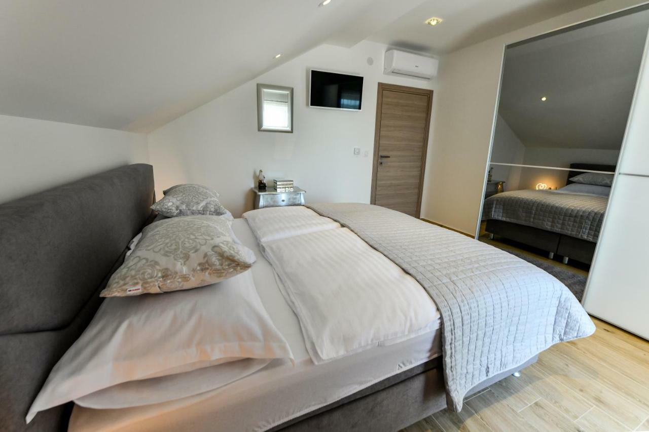 Cambi Lux Apartment Otok  Exterior photo